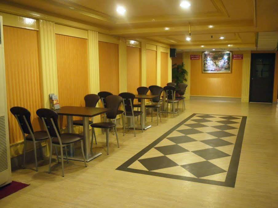 Jing Dian Business Hotel Taoyuan Exterior photo