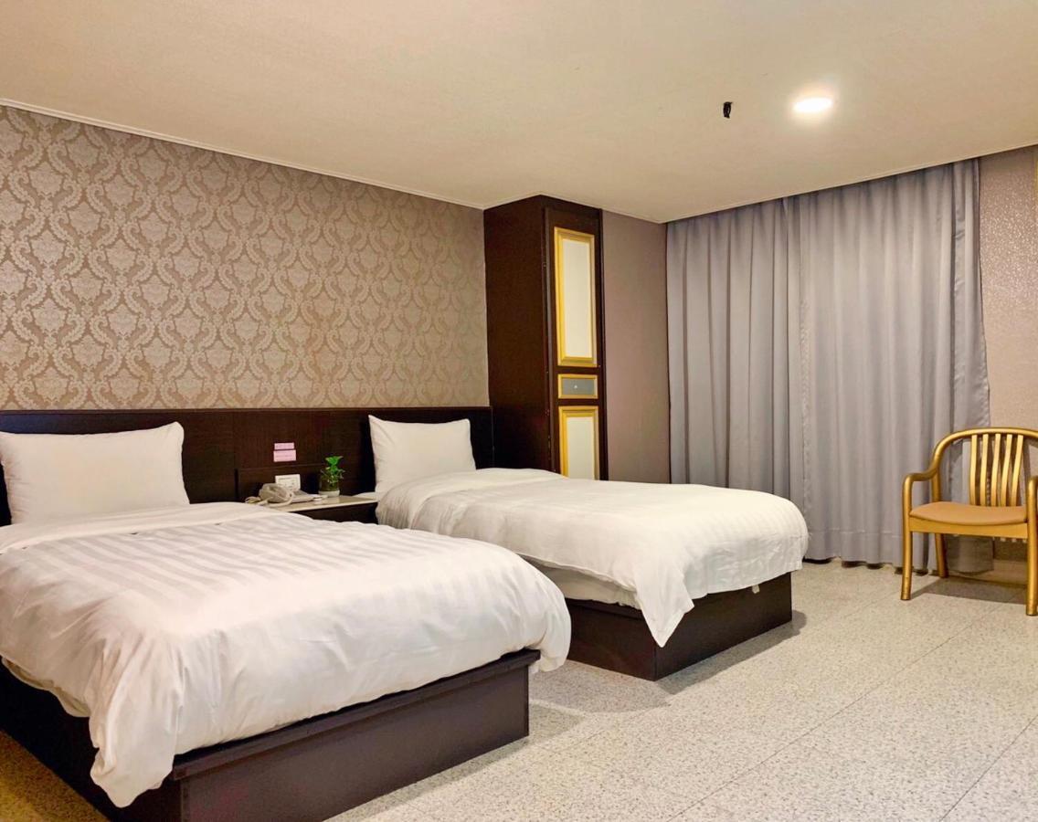 Jing Dian Business Hotel Taoyuan Exterior photo